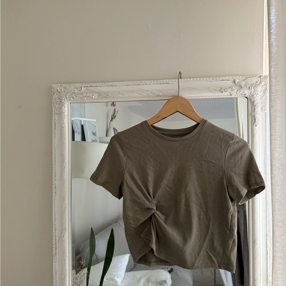 Oak + Fort Olive Green Minimal Scrunch Twist T-Shirt - Picture 2 of 4